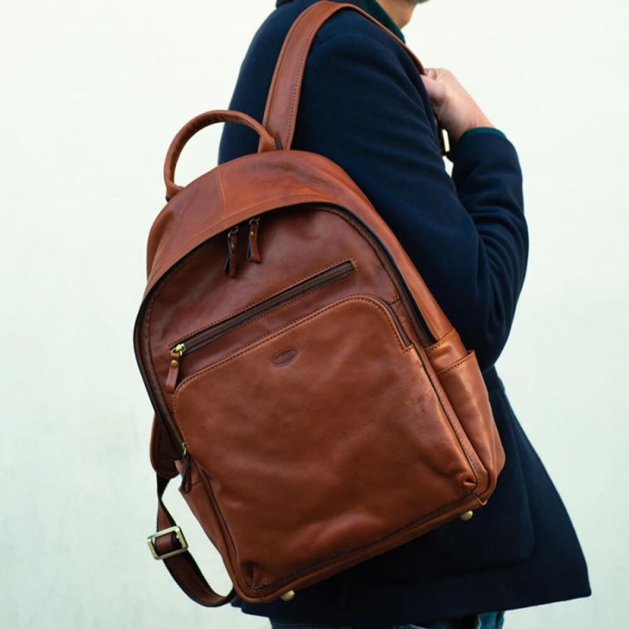 Travels Officina 66 | Fully Equipped Leather Man Backpack For Free Time Or Travel "Roccatederighi" Brown