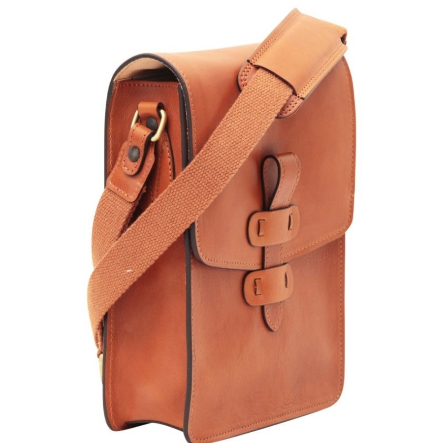 Man Officina 66 | Leather Shoulder Man Bag "Wolsztyn" Cognac