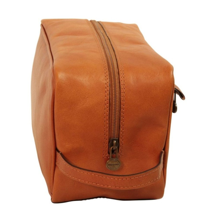 Travels Officina 66 | Leather Beautycase "Turek" Ko Cognac